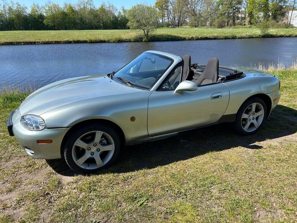 Mazda MX-5 1.6 NB 2004 - nieuwe APK - stoelverwarming, Auto's, Mazda, 13 km/l, Achterwielaandrijving, 40 €/maand, Zwart