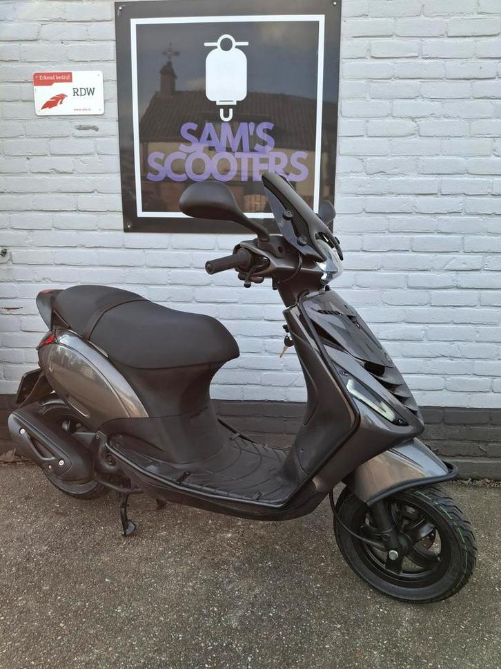 Piaggio Zip | 2018 | Brom, Fietsen en Brommers, Brommers | Tuning en Styling, Ophalen