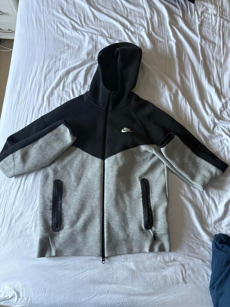 Nike Tech Fleece trainingspak maat m, Ophalen, Zo goed als nieuw