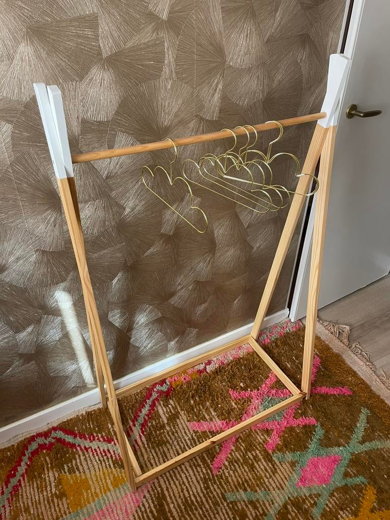 Kledingrek Petit Amélie met goudkleurige kledinghangers, Kinderen en Baby's, Ophalen of Verzenden