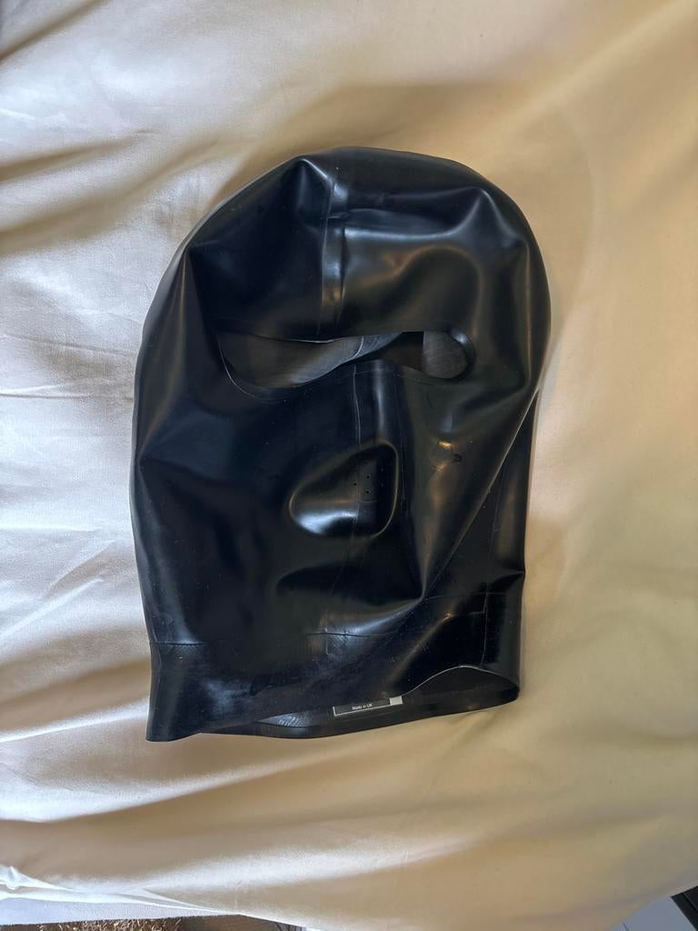Latex masker met open oog gedeelte - Invincible Rubber XL, Ophalen, Zo goed als nieuw