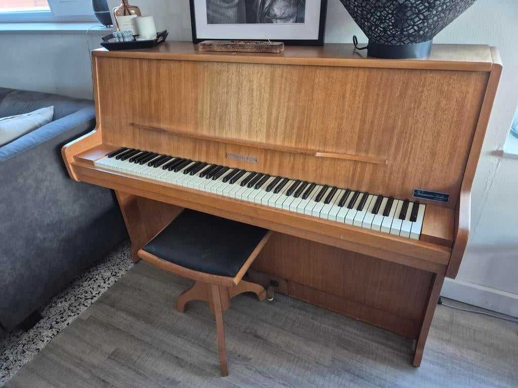 Gratis- Rippen piano inclusief kruk, Ophalen, Gebruikt, Bruin, Piano