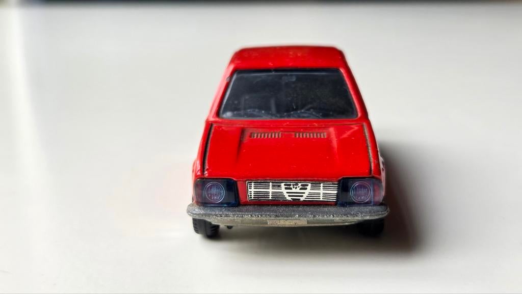 Oude Politoys 1:43 Alfa Romeo Alfasud E36 modelauto, Hobby en Vrije tijd, Modelauto's | 1:43, Gebruikt, Auto, Overige merken, Verzenden