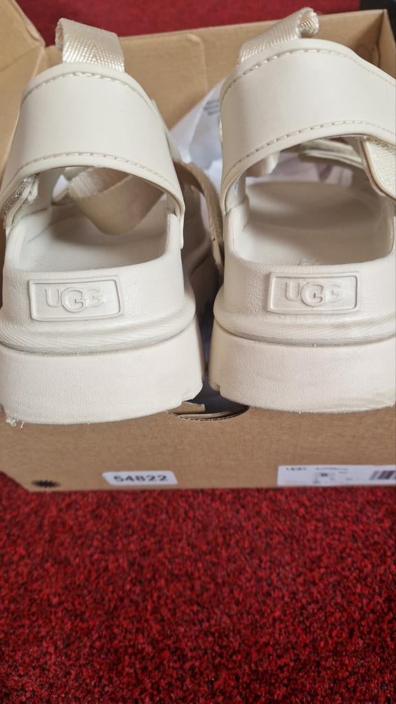 Ugs zomer schoenen, Ophalen of Verzenden, Zo goed als nieuw, Sneakers of Gympen