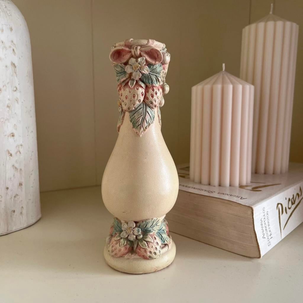 Vintage vaasje - aardbei met bloemen, Antiek en Kunst, Antiek | Keramiek en Aardewerk, Ophalen of Verzenden
