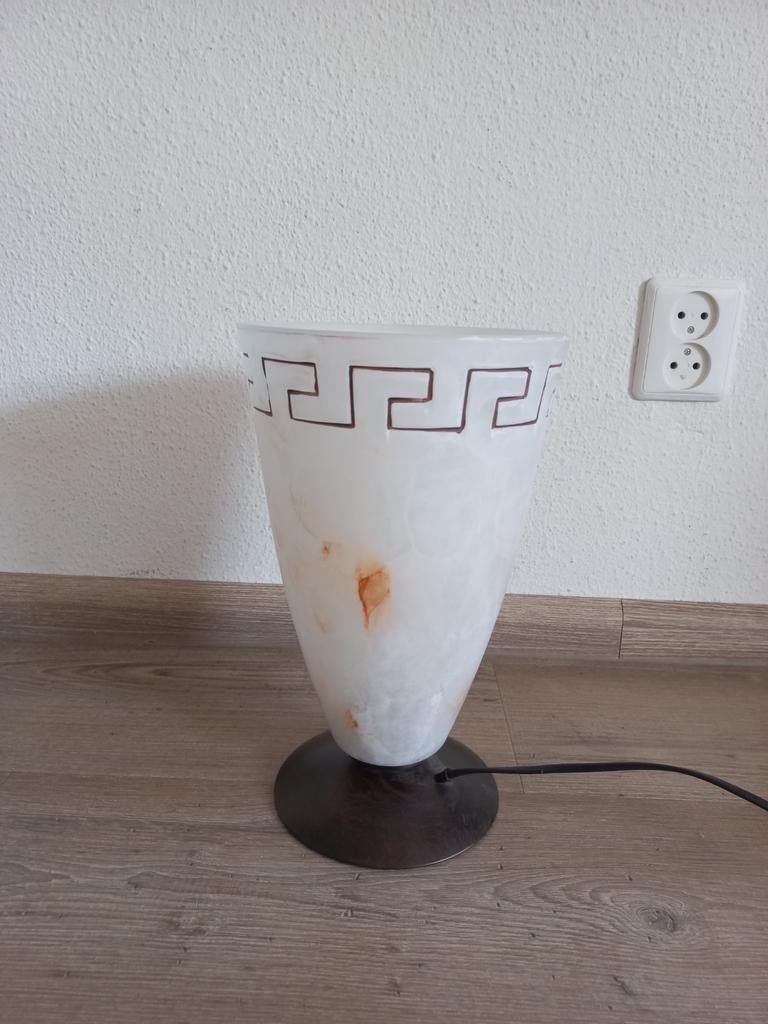 Antieke tafellamp met Grieks motief - Ideaal voor senioren, Ophalen