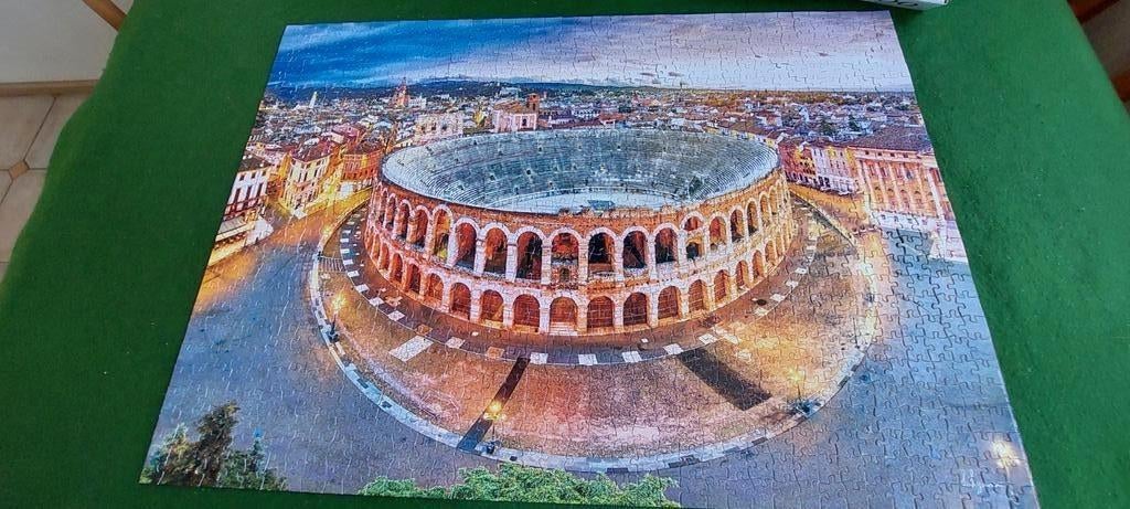 COLOSSEUM VERONA Piazza Bra.Legpuzzel..1000STUKJES. € 3.00., Ophalen of Verzenden, 500 t/m 1500 stukjes, Zo goed als nieuw, Legpuzzel
