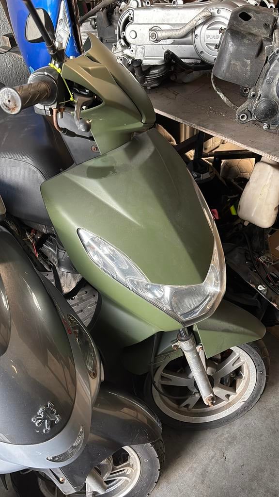 Peugot kisbee, Fietsen en Brommers, Scooters | Peugeot, Ophalen, Overige modellen, Zo goed als nieuw, Benzine
