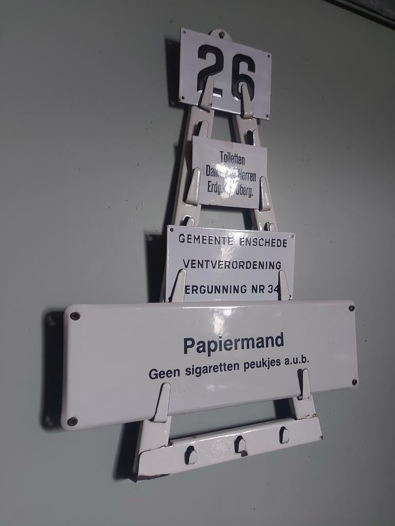 5 x oud emaille  rek + 4 emaille bordjes, Computers en Software, Harde schijven, Ophalen of Verzenden, Desktop