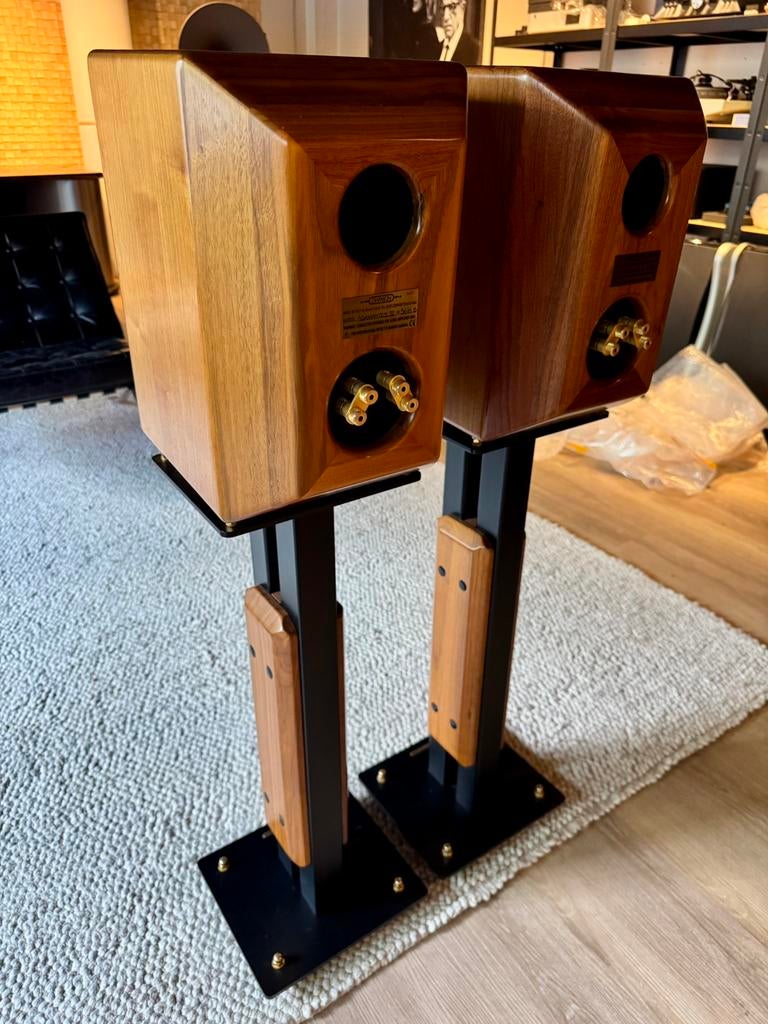 Diapason Adamantes 3 - met stands - Viva Italia!, Audio, Tv en Foto, Luidsprekers, Diapason, Zo goed als nieuw, 60 tot 120 watt
