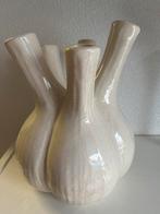 Mooie tulpenvaas van aardewerk  nieuw, Ophalen, Wit, Aardewerk of Porselein, Nieuw