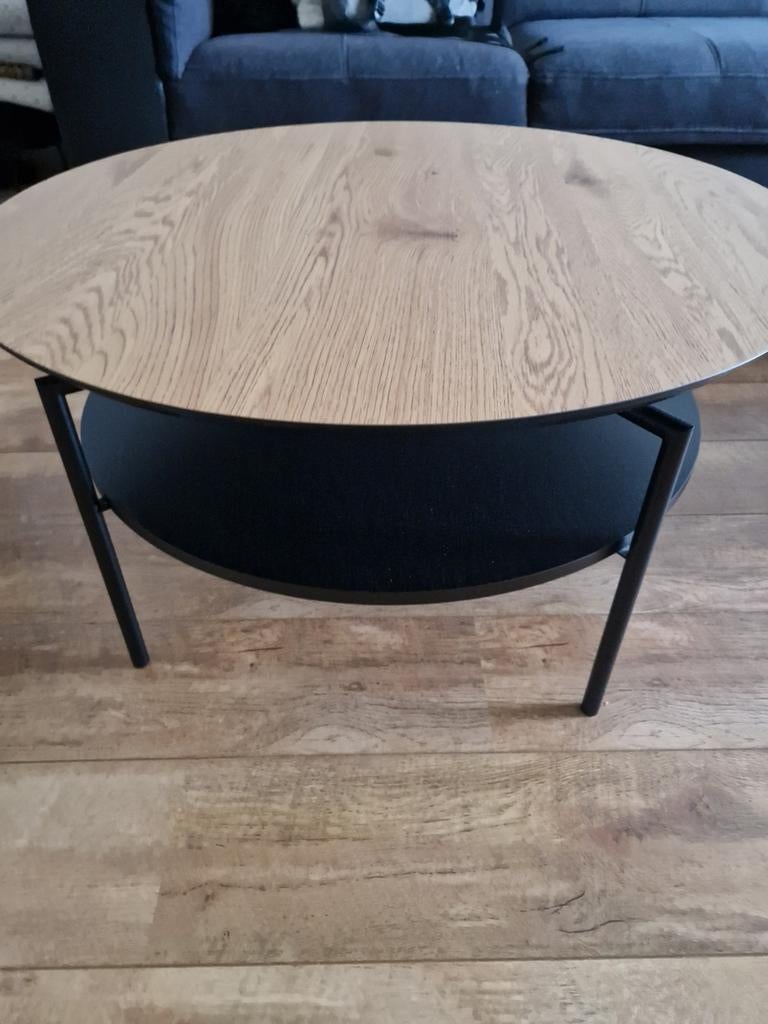Ronde salontafel met houtlook blad en zwart onderstel, Huis en Inrichting, Tafels | Salontafels, Ophalen, Gebruikt, 50 tot 100 cm