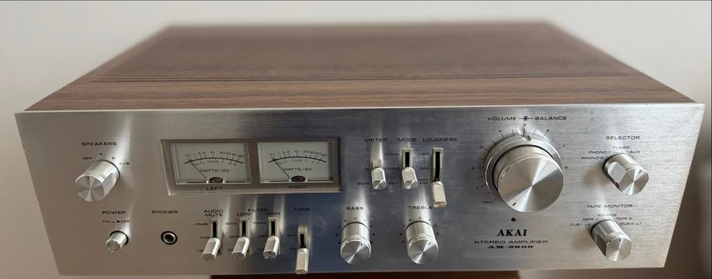 Akai AM-2600 versterker 1974., Audio, Tv en Foto, Versterkers en Receivers, Overige merken, Gebruikt, Ophalen of Verzenden, 60 tot 120 watt