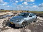 Nissan 350Z 3.5 V6 24V 2004 Grijs, Auto's, 350Z, Achterwielaandrijving, Origineel Nederlands, Handgeschakeld