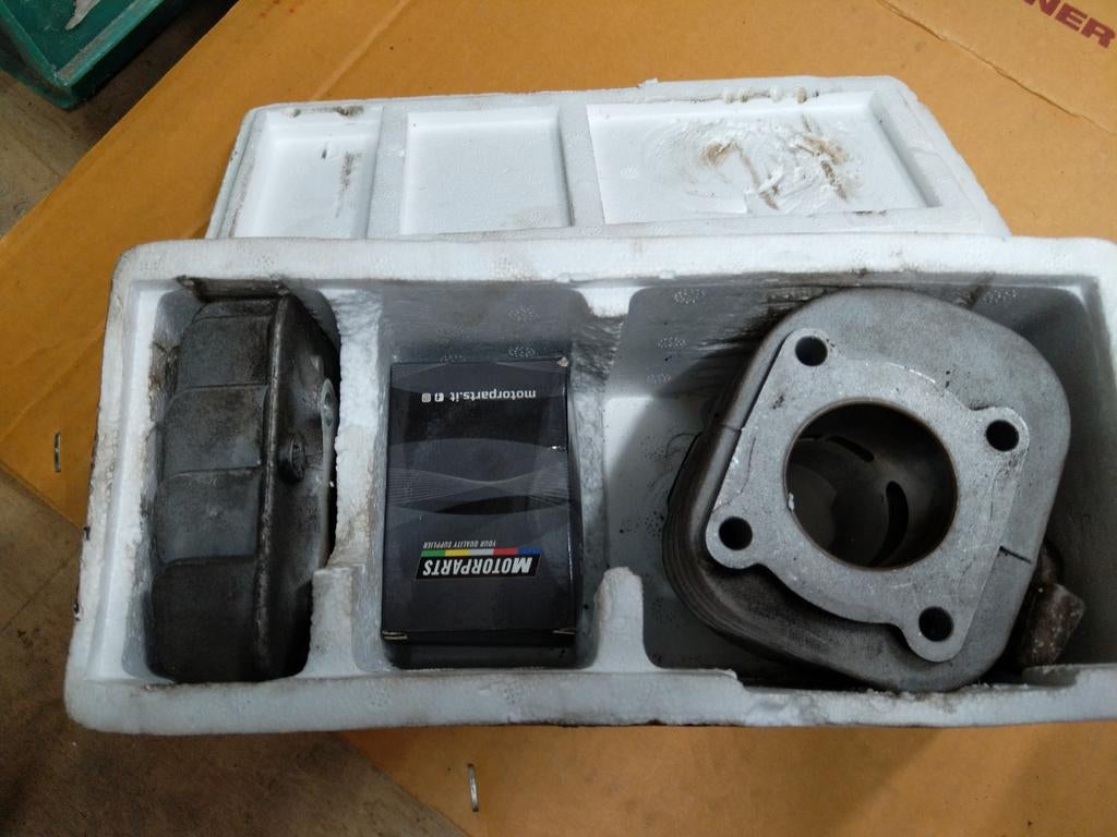 Cilinder kit minarelli horizontaal 50cc, Ophalen of Verzenden, Zo goed als nieuw, Cilinder