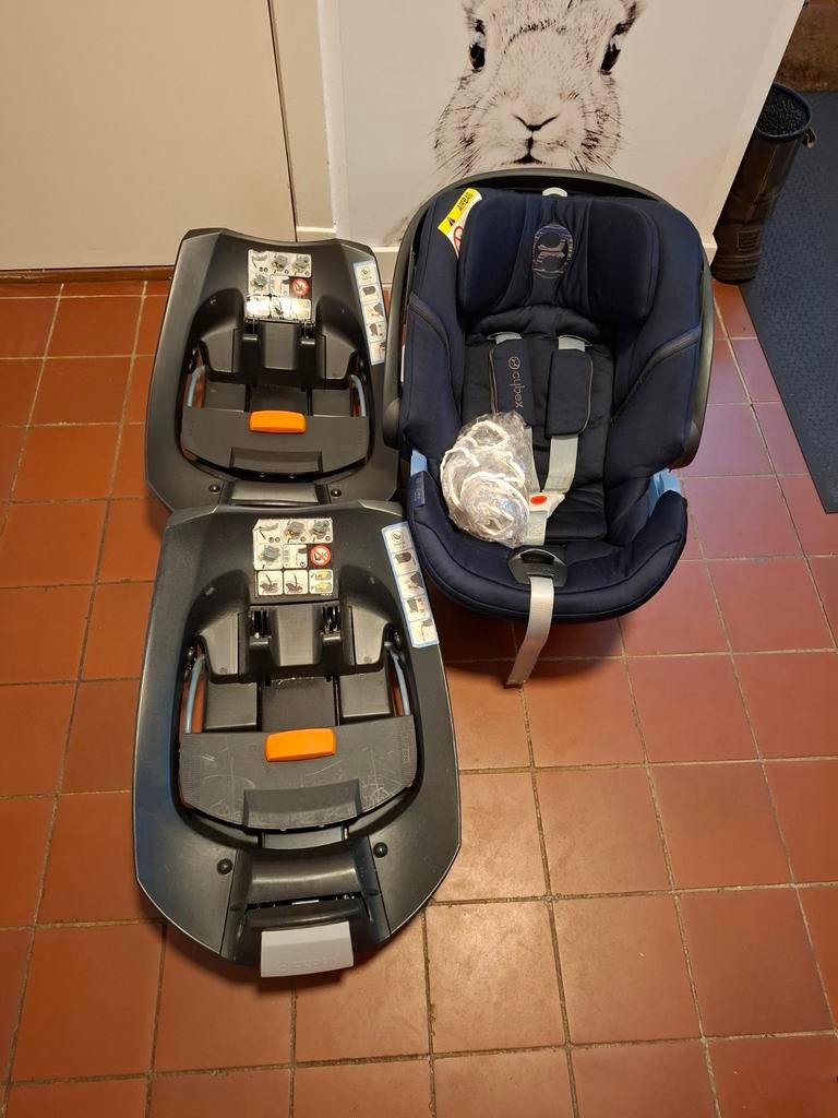 Cybex aton 5 met 2 isofix bases en bijenhoes, Kinderen en Baby's, Autostoeltjes, Autogordel of Isofix, Verstelbare rugleuning