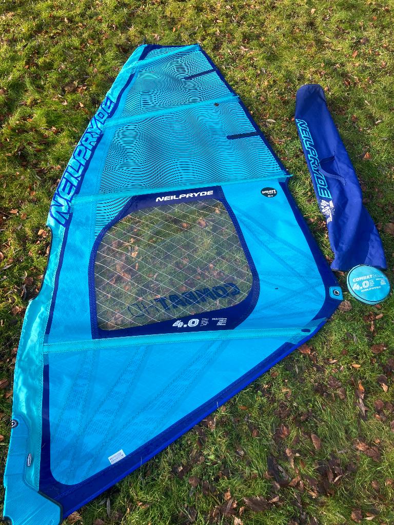 Neilpryde Combat HD zeil 4.0 2021, Watersport en Boten, Windsurfen, Gebruikt, Zeil, Met draagtas, Minder dan 5 m², Ophalen