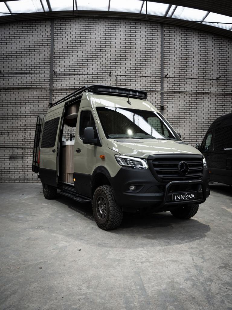 INNOVA Roadtrip 595L 4x4 Mercedes Benz BusCamper, Caravans en Kamperen, Campers, Automaat, Buscamper of Camperbus, Imperial, Ringverwarming