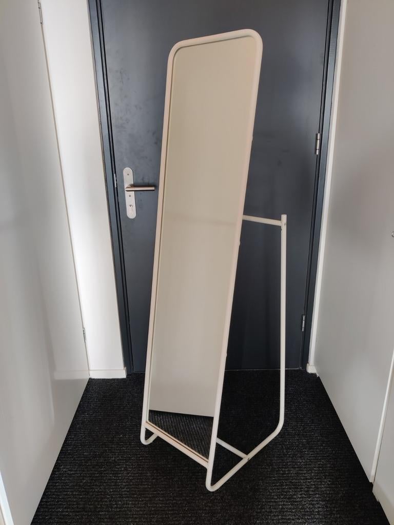 IKEA Knapper spiegel met kledingrek, Ophalen, Minder dan 50 cm, Gebruikt, 150 tot 200 cm