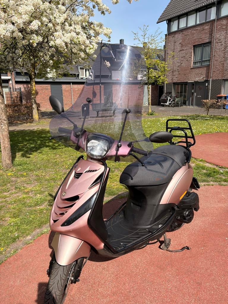 Piaggio Zip scooter roze gold, zgan banden., Ophalen, Gebruikt, Maximaal 45 km/u, Zip