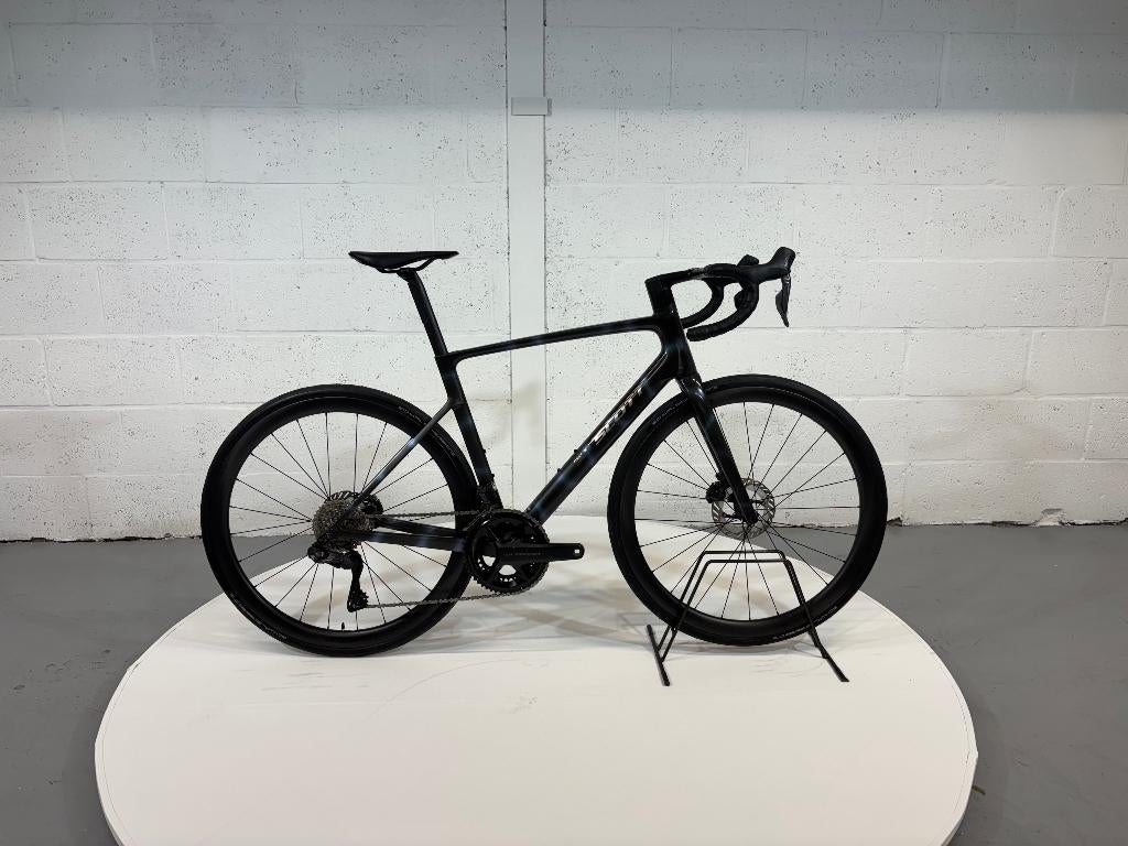 Scott Addict RC 10 2025 L, Fietsen en Brommers, 28 inch, Carbon, Heren, Zo goed als nieuw