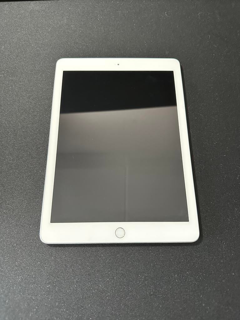 Apple iPad A1893 (2018) 32GB Wit - Zeer goede staat, Computers en Software, Apple iPads, 32 GB, Apple iPad, Wit, Zo goed als nieuw