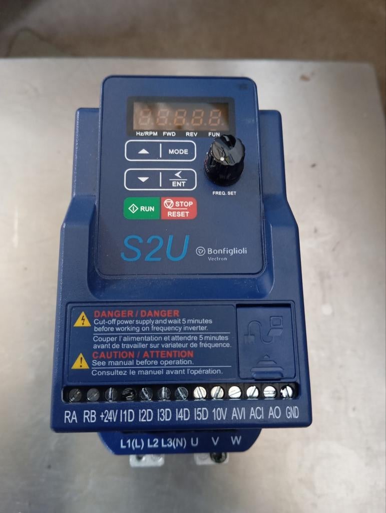 Bonfiglioli S2U frequentieregelaar., Ophalen