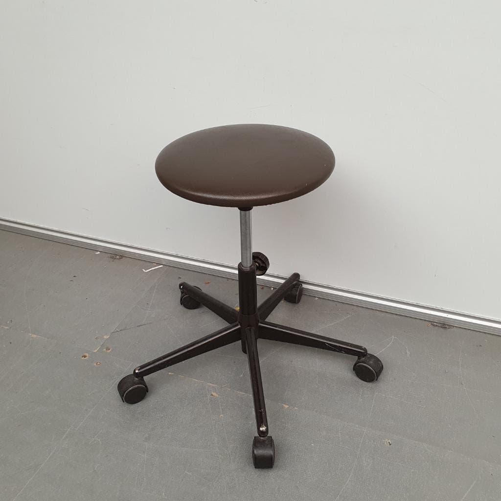 Ahrend verrijdbare kruk  - bruine skai ihv 41-57cm