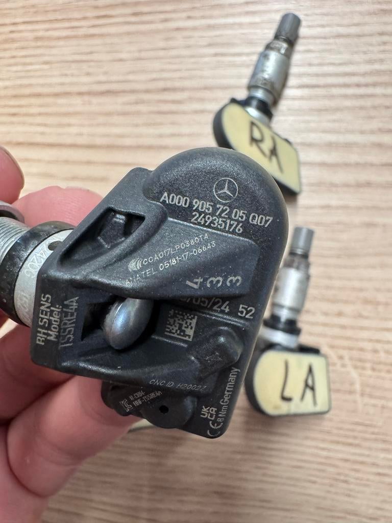TPMS Sensoren (4 stuks) voor Mercedes EQV / V-Klasse, Ophalen of Verzenden, Gebruikt, Mercedes-Benz