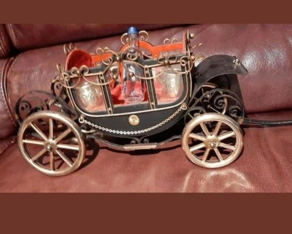 Decoratieve Koets met Drankset,muziek Gietijzeren, Antiek en Kunst, Ophalen of Verzenden