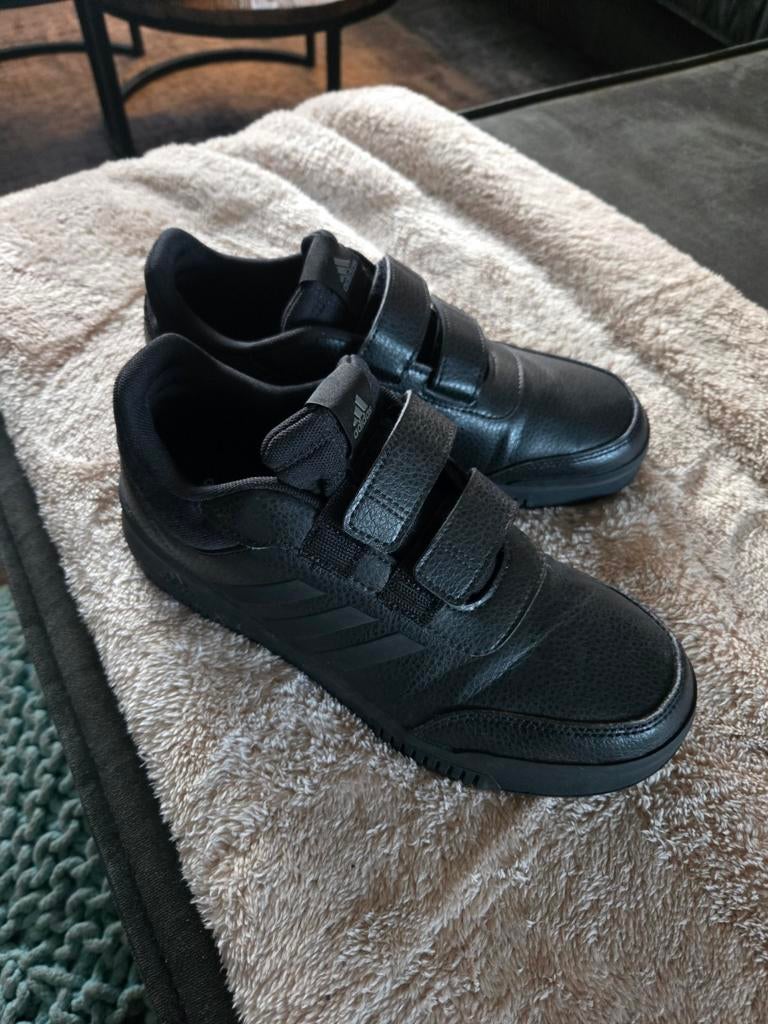 Adidas jongens sneakers maat 40 - Zo goed als nieuw!, Kinderen en Baby's, Kinderkleding | Schoenen en Sokken, Adidas, Sportschoenen