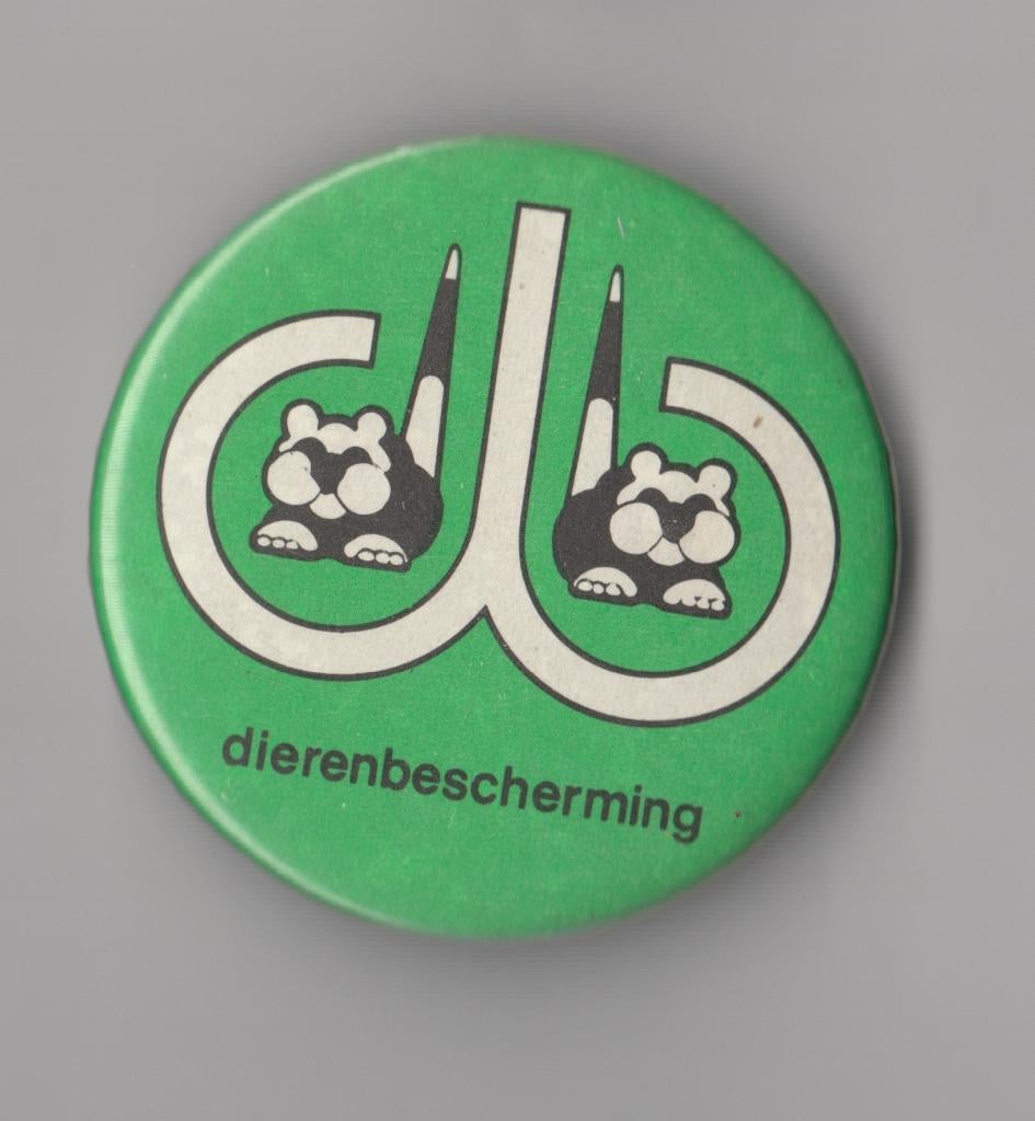 DB Dierenbescherming button Hond Kat, Gebruikt, Niet vindbaar, Niet vindbaar, Speldje of Pin