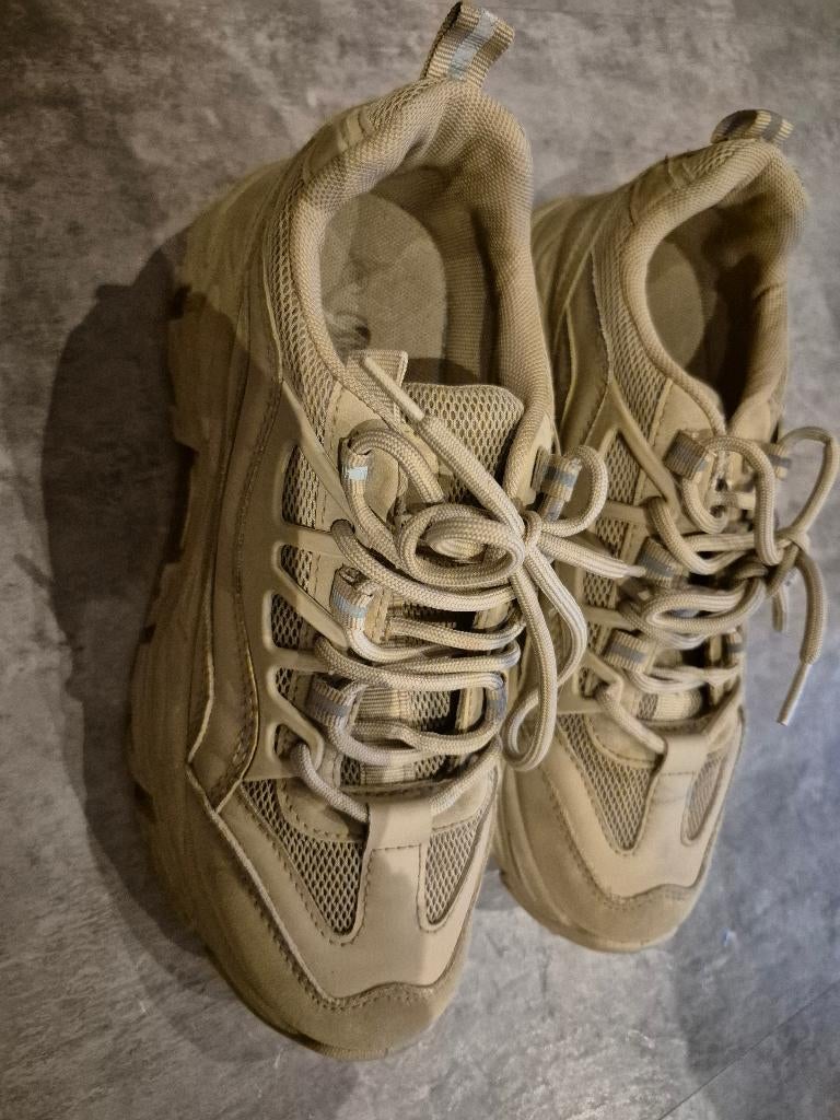 Kaki sneakers maat 38, Kleding | Dames, Schoenen, Ophalen, Sneakers of Gympen, Gedragen, Groen