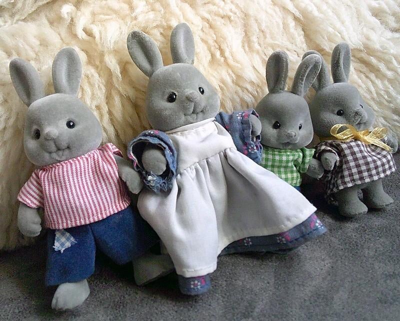 4 vintage Sylvanian konijnen Familie 1980's, Gebruikt, Overige karakters, Grijs, Konijn