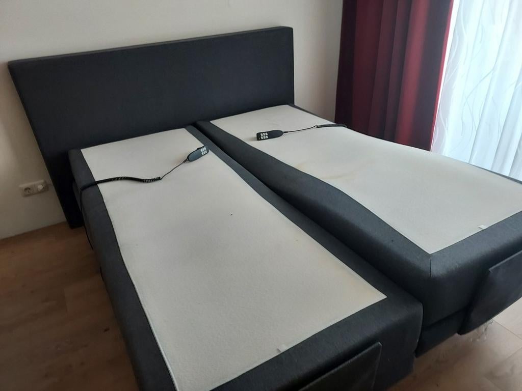 Gebruikt elektrisch verstelbaar bed 160x200 cm, Huis en Inrichting, Slaapkamer | Bedden, Ophalen