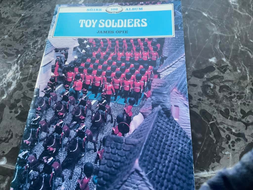 Toy Soldiers - James Opie (Shire Album 102), Ophalen of Verzenden