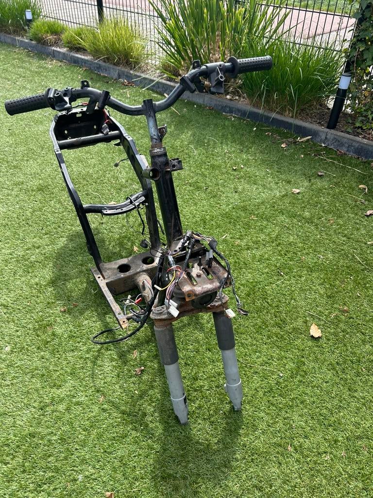 Zip type frame met pap, Ophalen, Zo goed als nieuw, Piaggio