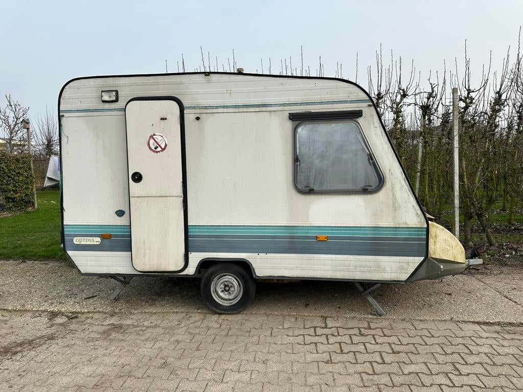 Adria festival caravan, Rondzit, Particulier, Adria, 500 - 750 kg