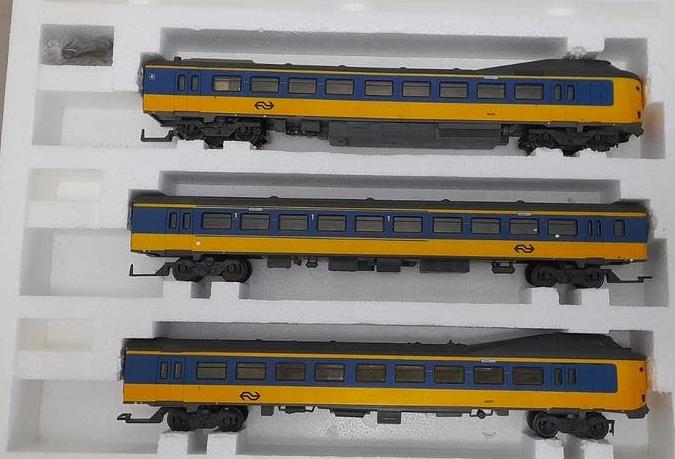NS Koploper van Lima rijdt goed werkende verlichting in doos, Hobby en Vrije tijd, Modeltreinen | H0, Ophalen of Verzenden, Lima