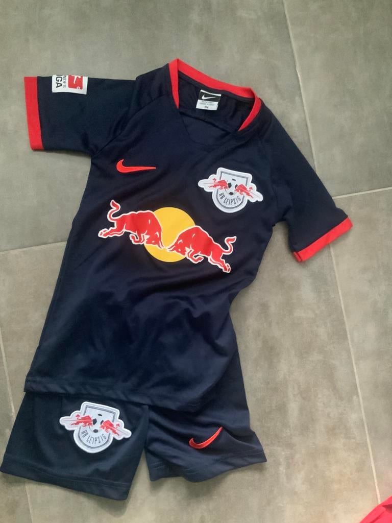 Sport set, Tickets en Kaartjes, Seizoenskaart, Eén persoon, Augustus