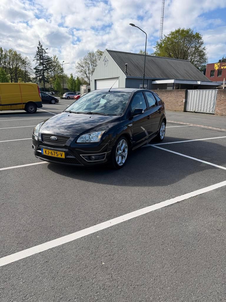 Ford Focus 2.5 20V Turbo 271 pk milltek uitlaat 2006 Zwart, Auto's, Ford, Particulier, Focus, ABS, Airbags, Airconditioning, Android Auto