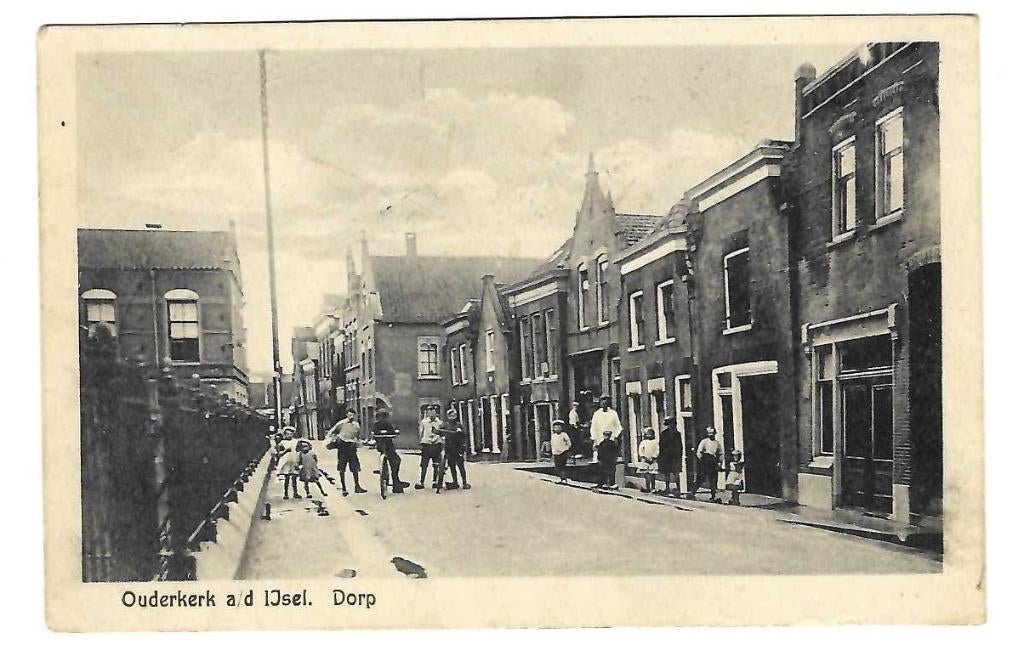 Ouderkerk aan den Ijssel - Dorp met volk, Verzenden, Voor 1920, Gelopen, Zuid-Holland