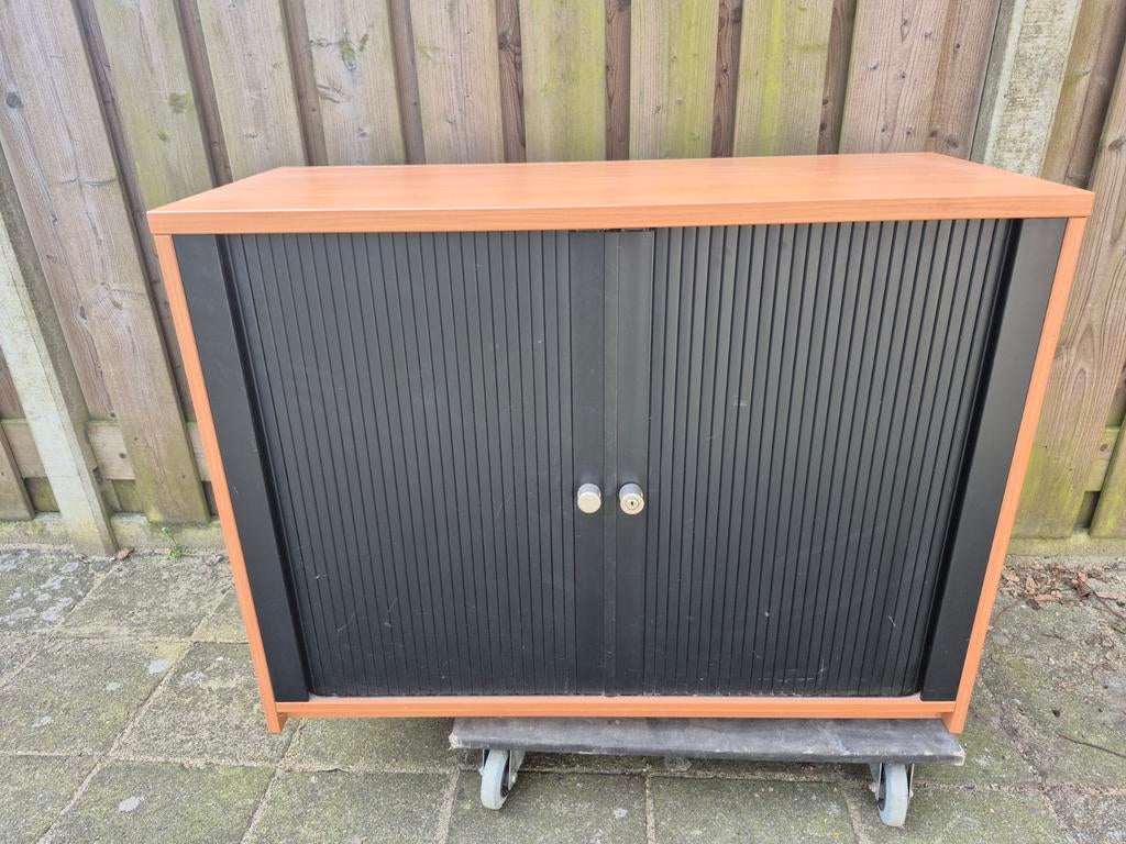 Archiefkast met roldeur - Compact en functioneel, Huis en Inrichting, Kasten | Roldeurkasten en Archiefkasten, Gebruikt, Modern kantoor