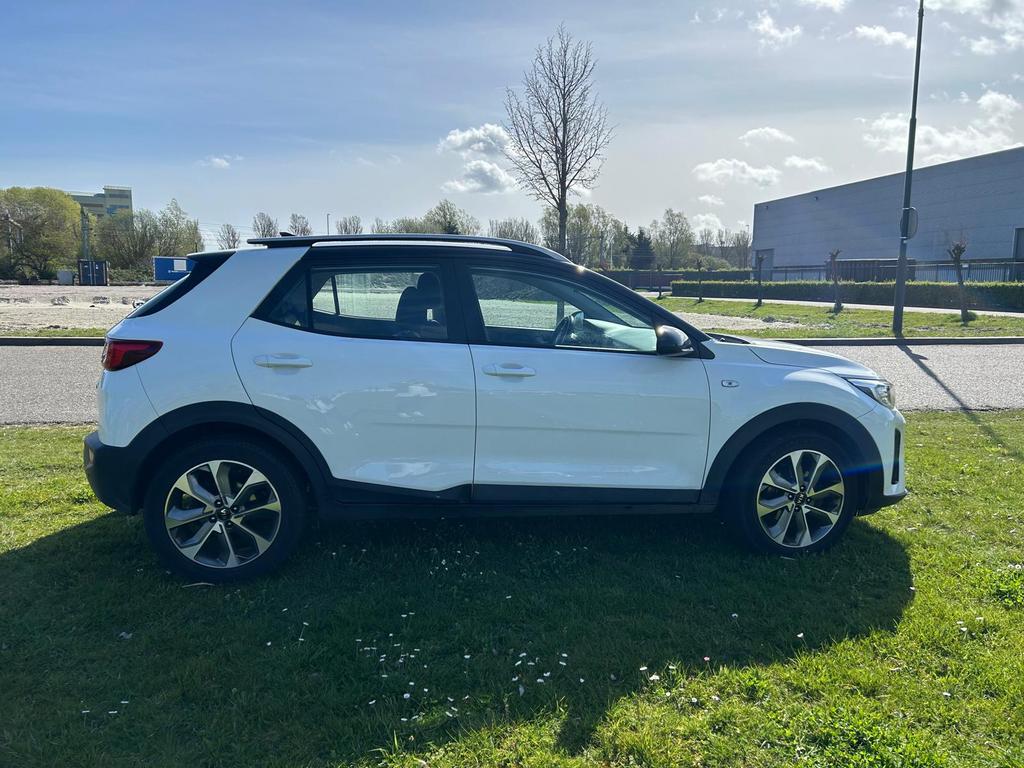 Kia Stonic 1.0 T-gdi 100pk 2020 Wit, Auto's, Kia, Voorwielaandrijving, Origineel Nederlands, Handgeschakeld, Grijs