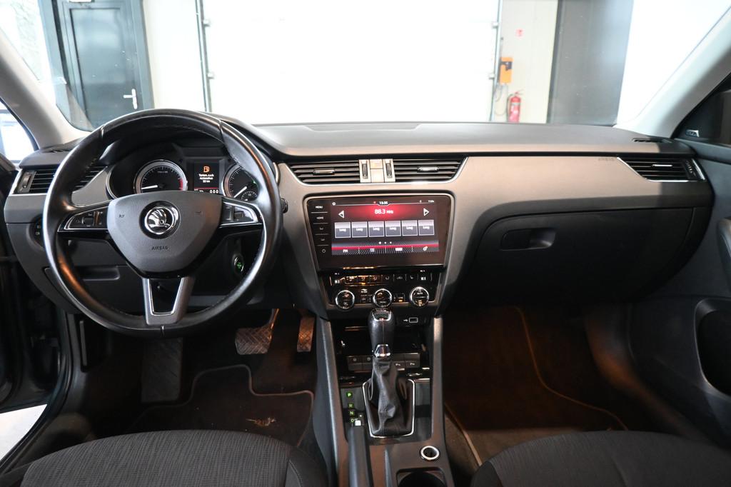 Skoda Octavia 1.0 TSI Greentech Style Business Automaat Navi, Stof, Gebruikt, Met garantie (alle), 116 pk