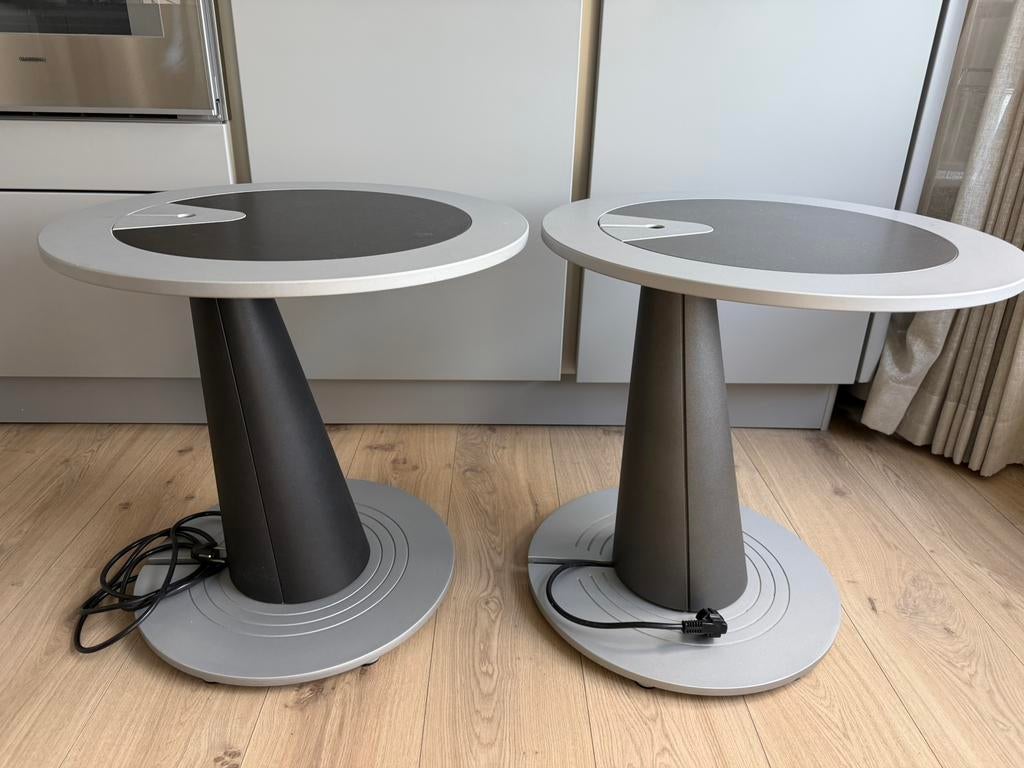 Leolux design bijzettafeltjes en/of nachtkastje Calumet, Ophalen, Zo goed als nieuw, 75 cm of meer, 60 cm of meer