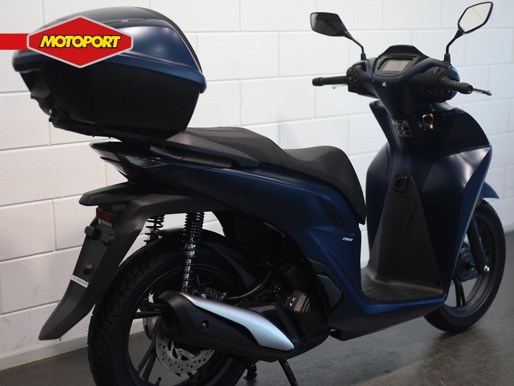 Honda SH 150 (bj 2026), Motoren, Motoren | Honda, Scooter, Doornveld 180
B 1731  ZELLIK, BE, Bedrijf, Mc.benelux@honda-eu.com