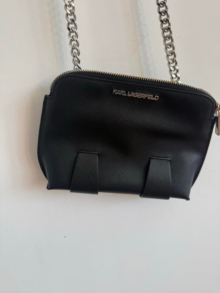 Karl Lagerfeld tasje met strap - Origineel en in prima staat, Ophalen of Verzenden, Zo goed als nieuw, Zwart, Schoudertasje
