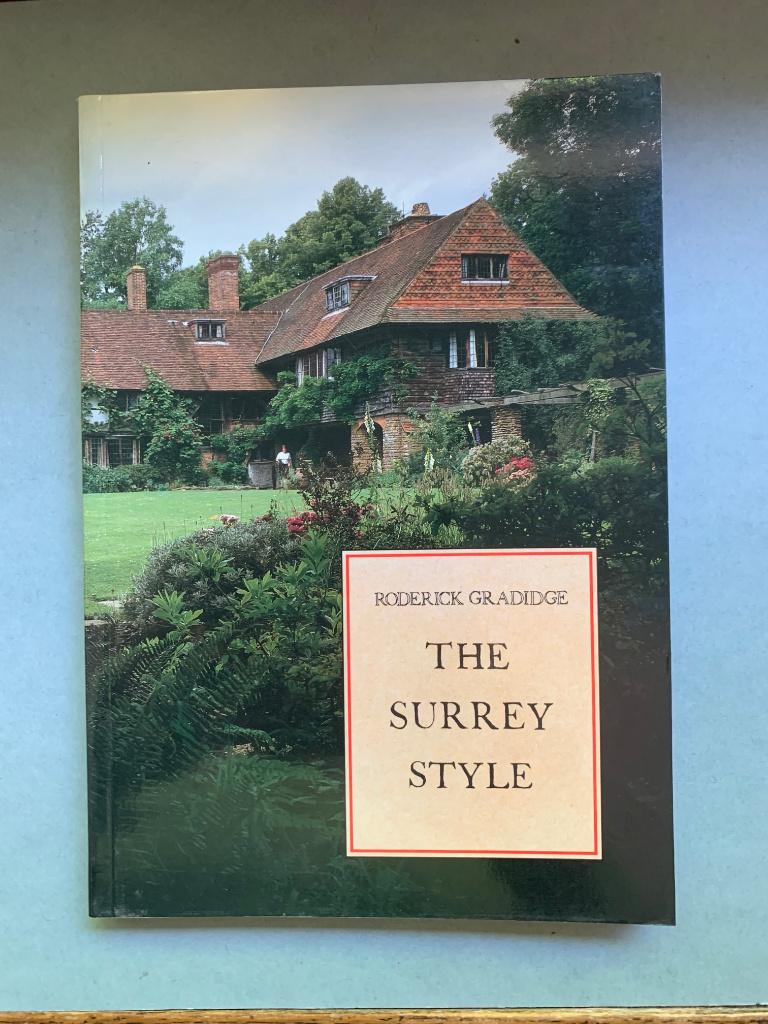 The Surrey Style, R. Gradidge (1991), Boeken, Kunst en Cultuur | Architectuur, Zo goed als nieuw, Architecten, Ophalen of Verzenden