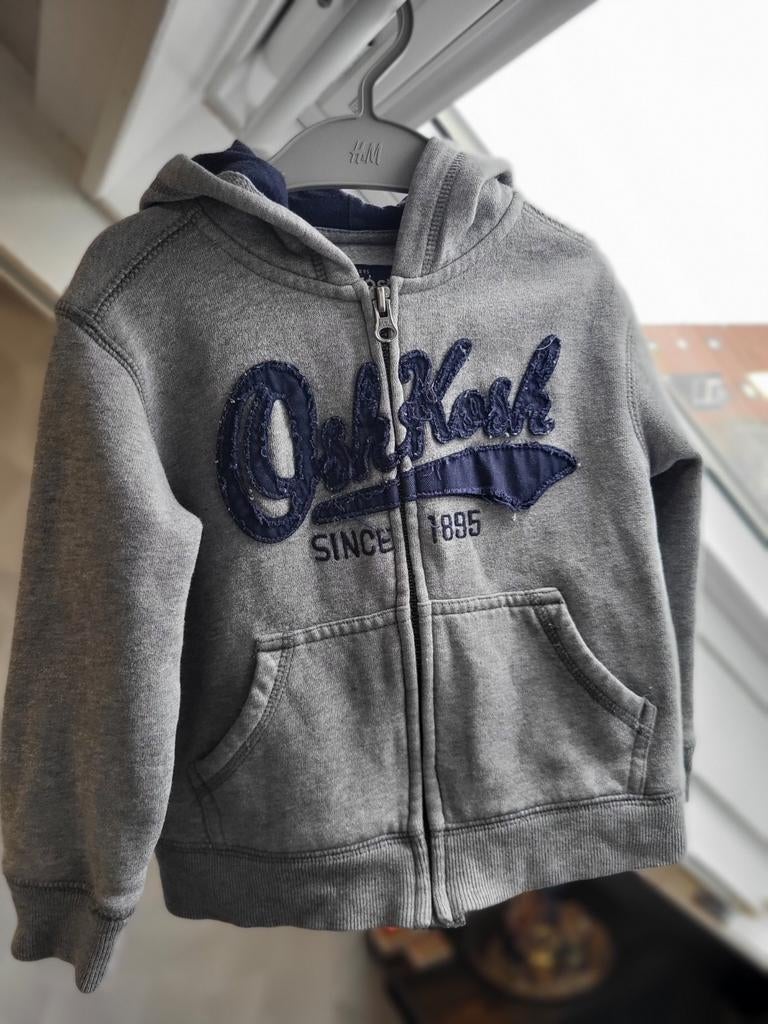 OshKosh B'gosh hoodie grijs maat 98, Ophalen of Verzenden, Jongen, Trui of Vest